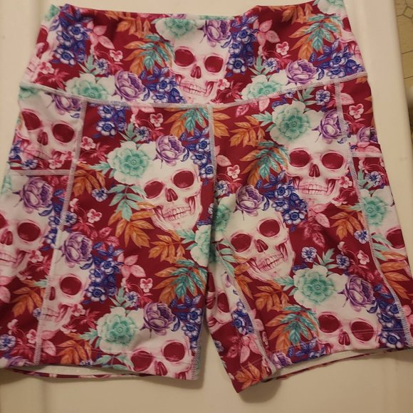 Constantly Varied Gear CVG Tropiskulls 7 inch shorts - Picture 1 of 5